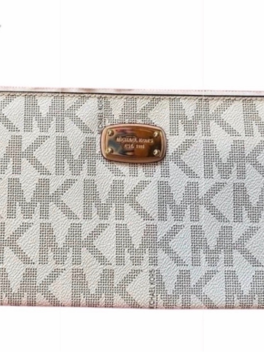 Michael Kors Cream Wristlet